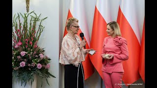 Presidential Palace. The First Lady meets with the Amazons.