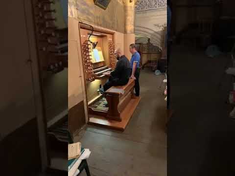 Il m° Salvo Reitano suona l’inno popolare di Sant’Agata