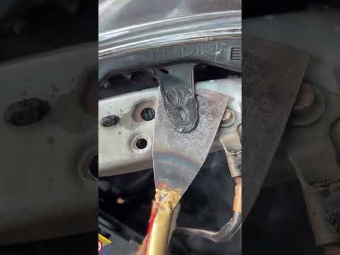 🚨 Conserto de Farol Danificado com uma Espátula #automobile #canalautomotivo #carros