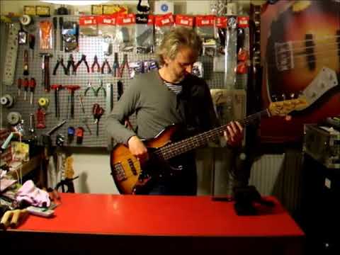 Mike Lull V5 sampler Demo - Paul’s Bassmatters