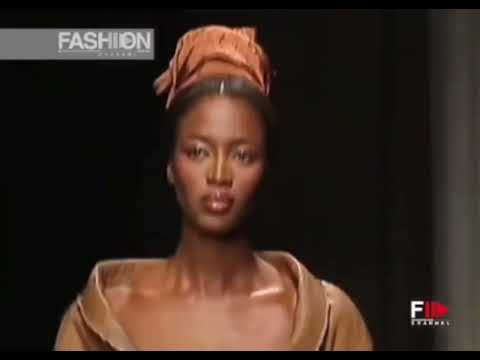 Naomi On The Runway - Gianfranco Ferre Spring/Summer 1999