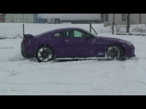 This Is What Happens When You Have SUMMER Tires On A Nissan GT R In The Snow