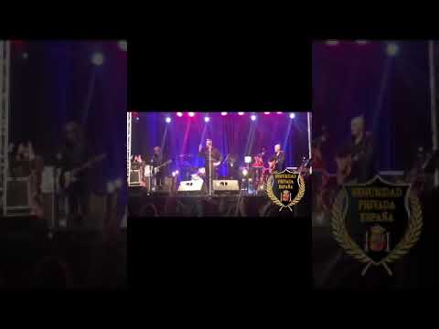 Loquillo...este viejo Rockabilly, mal peinado y venido a menos, se dedica a increpar al Vigilante
