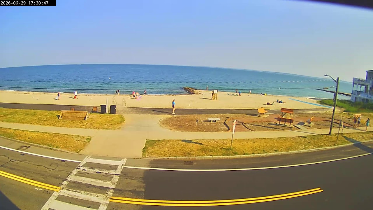 Live webcam view of Heights Beach Waterfront