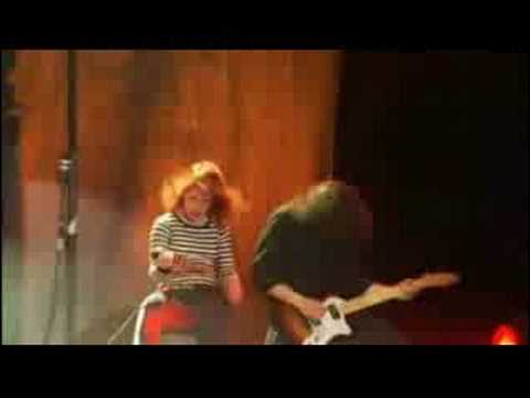 Paramore-Walmart Soundcheck 6-For a pessimist(HQ)