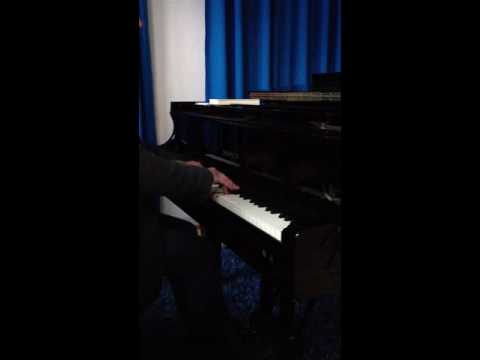 "Gotas de Sol" - Improviso ao Piano (Tiago Simães)