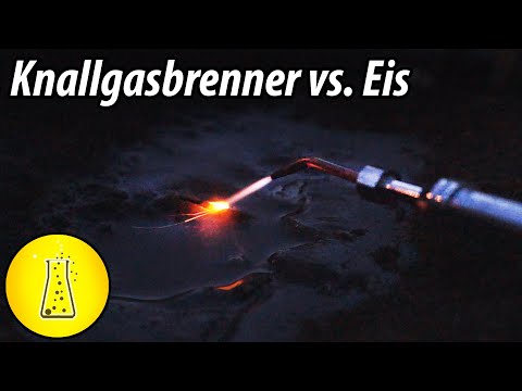 Knallgasflamme auf Eis und Schnee richten