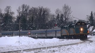 preview picture of video 'HEY! The Canadian at Washago (28DEC2013)'