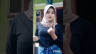 Download lagu jilbab gunung gede ketat  #jilbab #jilbabgununggedeketat #jilbabgununggede #shorts #shortvideo mp3