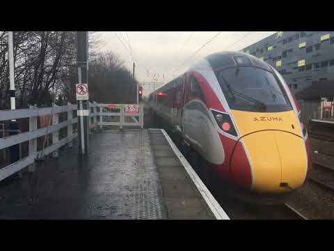 Trains at Wakefield Westgate (21/12/2019) (ft HST Farewell Tour)