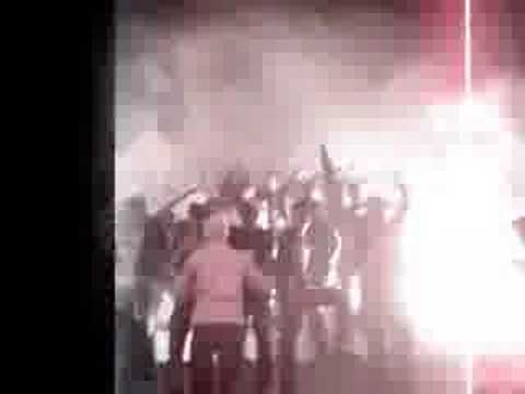 "LOS REVOLUCIONARIOS DEL MOTAGUA;LA HINCHADA DEL AZUL" Barra: Revolucionarios 1928 &bull; Club: Motagua