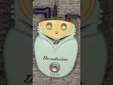 Danelectro Cool Cat Chorus 2000s - Blue image 3