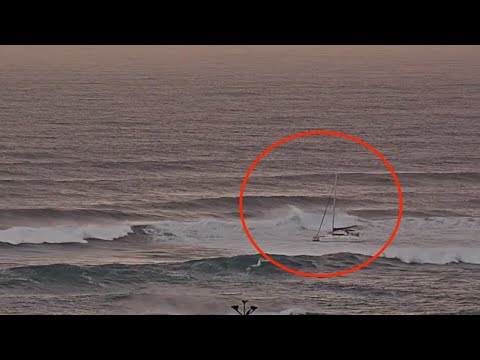 Catamaran near-disaster: Tweed Bar 25th May 2021