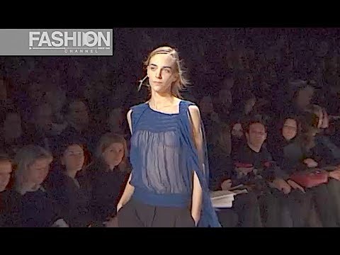 BCBG MAX AZRIA Fall 2002 2003 New York - Fashion Channel