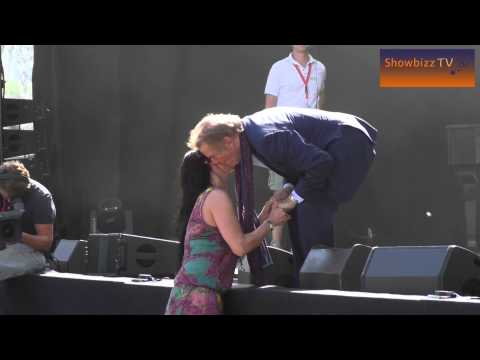 Sandy Blanckaert ontmoet haar vader Will Tura in Veurne