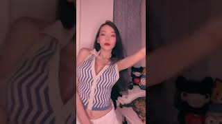【おっぱい】 乳揺れダンス　セクシー tiktok #Shorts