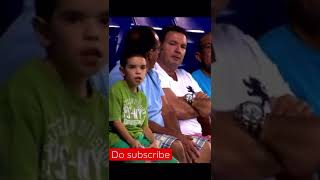 Download lagu Anak Laki-laki Menari Di Stadion🤣🤣 #shorts #komedi #tarian #sepakbola mp3