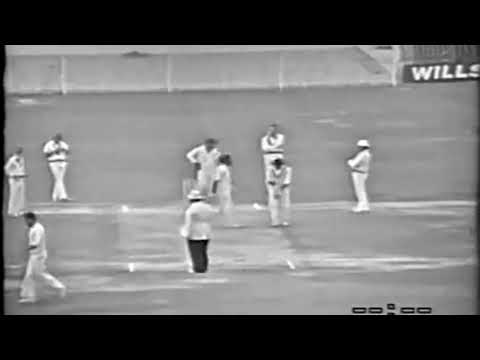 Iqbal Qasim Lovely Four to Ray Bright vs Pakistan in 3rd Test, Lahore March 1980