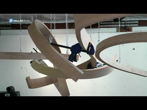 Wood sculptor Rick Maxwell