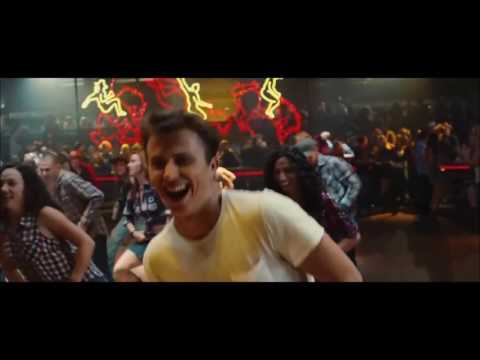 Creedence  Clearwater  Revival -  Lookin  Out  My  Back  Door- (  Pelicula  163)