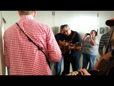 Kenny Smith and Friends Jamming at IBMA 2013