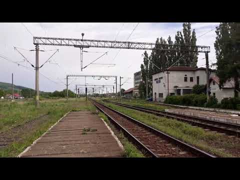 Trenul IR 1752 Suceava Nord-București Nord GR soseste/paraseste gara Dolhasca
