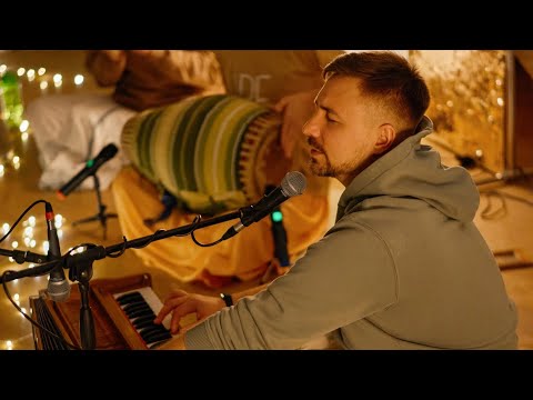 Kirtan-sanga-Vaishnava-prana prabhu