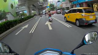 Re: [問題] 為啥右轉車輛要一直切到路邊