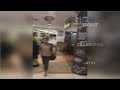Video Kepanikan Pengunjung Saat Ledakan Bom di Polrestabes Surabaya Video Kepanikan Pengunjung Saat Ledakan Bom di Polrestabes Surabaya