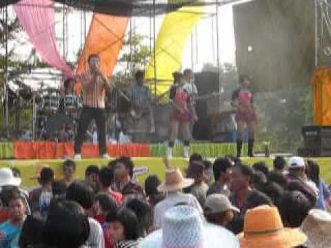 Mor Lam at Ban Had Sai Moon 29th May 2011