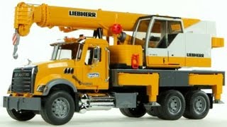 BRUDER 02818 MACK Granit Liebherr Autožeriav