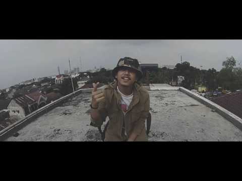 LILYO , AKAMIC , ADAMTAUFIQH , BOWI , AKMAL - KEMBALIKAN ( official Video )