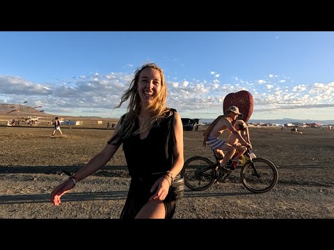Afrikaburn 2023 pov - why am i naked and where are my clothes?