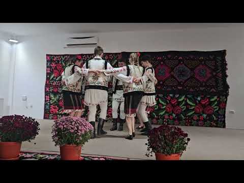 Ansamblul folcloric  ,, Doina Costeștilor ''    Țânțărașul