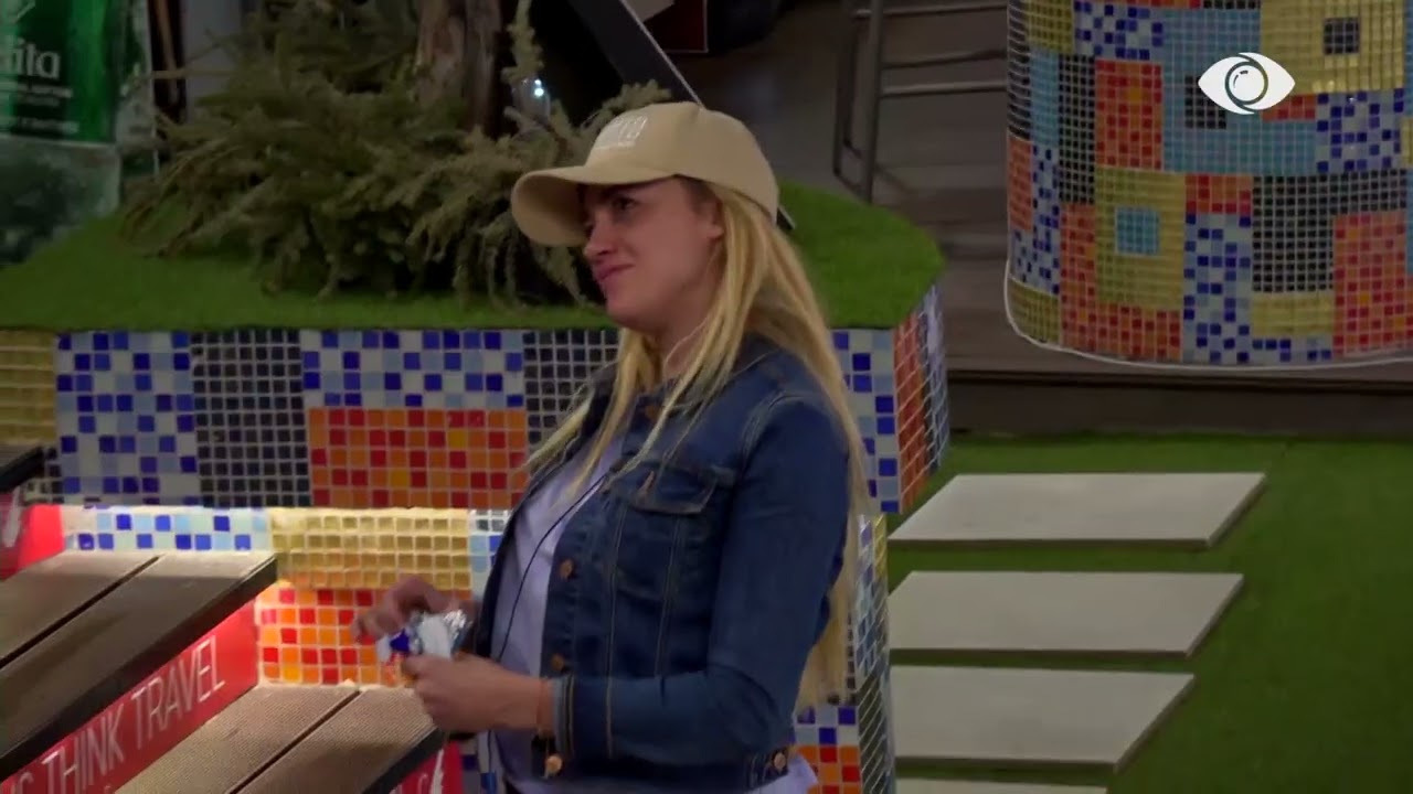 “Mos qesh se po të shohin ata…”/ Vijon “debati” Romeo-Heidi: Ata mendojnë se po zihemi po theremi