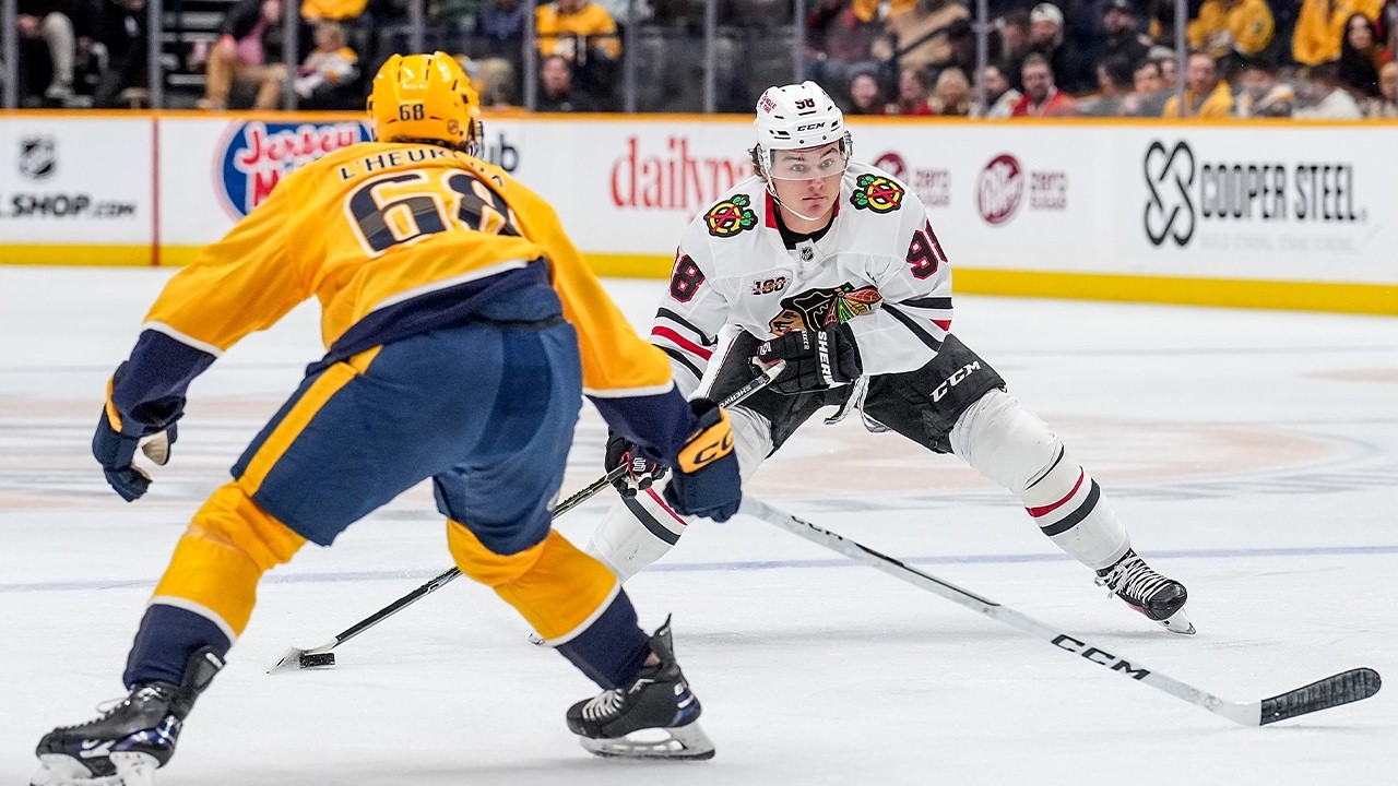 Bedard goes POST-AND-IN for his career-high 24th goal!