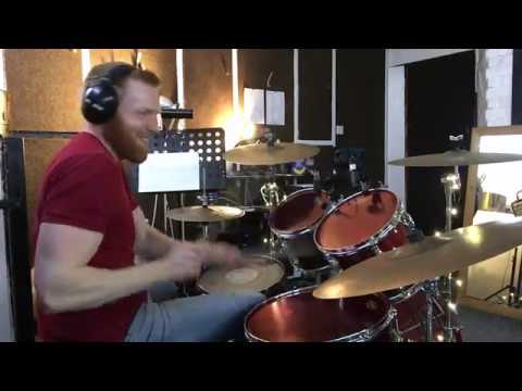 One Minute Drum Lesson - Silly But Fun Little 32nd Note Linear Drum Lick :)