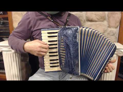4583 - Indigo Crucianelli Piano Accordion MM 25 12 $499