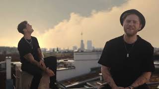 Musik-Video-Miniaturansicht zu Kurz auf Stop Songtext von jan SEVEN dettwyler & Johannes Oerding