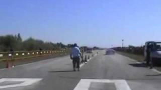 Smart vs Ferrari rennen tuning illegal flugplatz flugplatzrennen