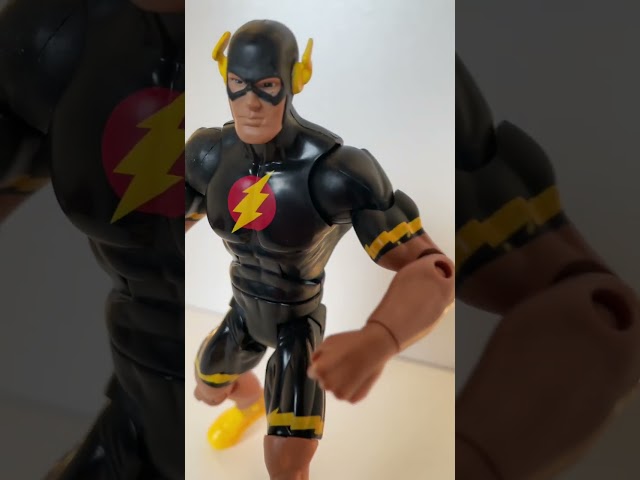 Vídeo relacionado con Mattel DC Premier Figura de acción de Flash de la Serie 1 de 16,5 cm, diseño detallado de superhéroe con 22 articulaciones, Efectos de Velocidad y Rayos, JMD98