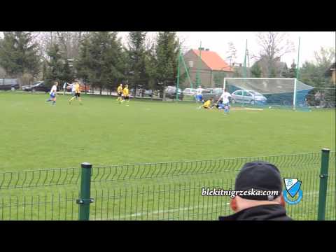 Błekitni Grzęska - Santos Piwoda 05 04 2014 bramka  Sławomira Solarza na 2 do 1  2 1