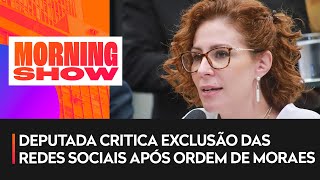 Carla Zambelli nega ter fugido para os Estados Unidos