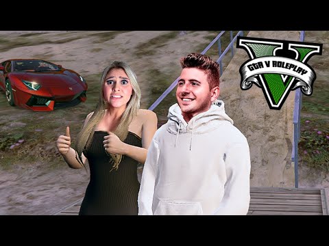 JOGUEI GTA RP PELA PRIMEIRA VEZ COM MEU NAMORADO!!!