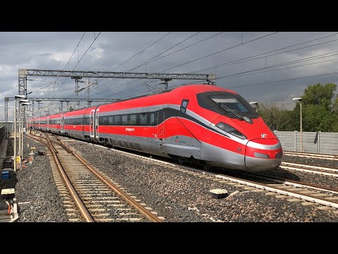 ITALO AND FRECCIAROSSA IN TRANSIT AT 250/300 KM / H IN REGGIO EMILIA AV MEDIOPADANA!