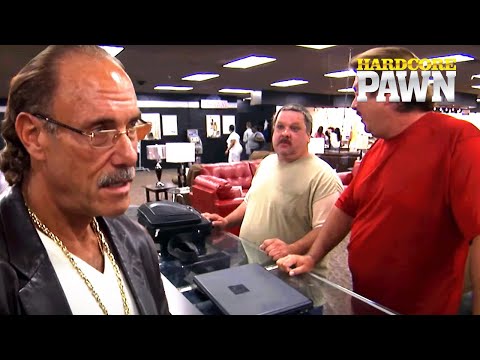 Les Can't Take a Broken Laptop | Hardcore Pawn | Season 5
