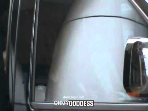 [FANCAM] 110722 Gimpo Airport - O.M.G HI~~♥ (DARA ver)