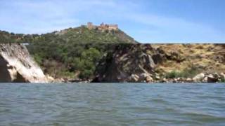 preview picture of video 'Hacia el Castillo de la Azagala en kayak'