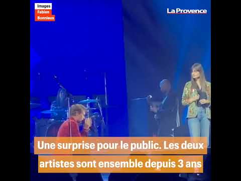 Clara Luciani s'invite au concert de son amoureux à Aix-en-Provence
