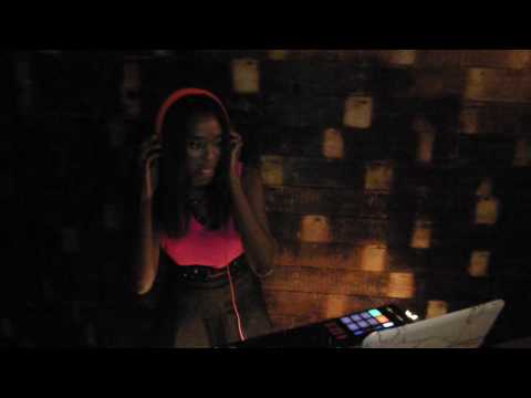 DJ Shae (Shannone Holt) at Casablancas